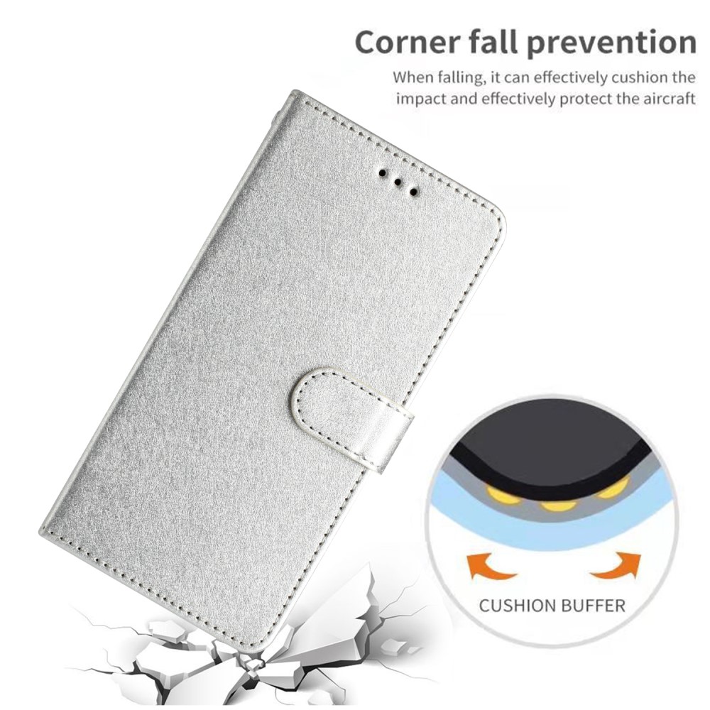  iPhone 15 Plus Fodral Silk Textur Med Snodd Silver