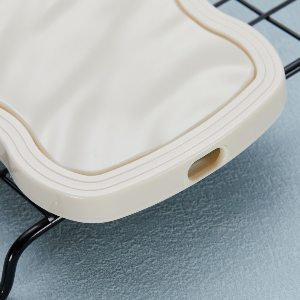  iPhone 15 Mobilskal Wavy Textur Beige
