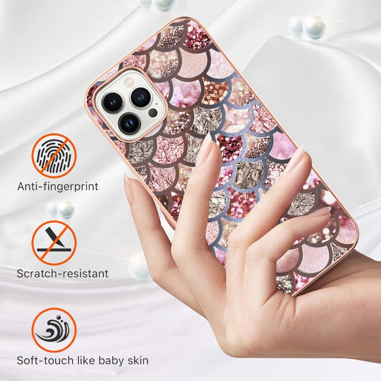  iPhone 15 Pro Skal Med Tryck Rosa Fjäll