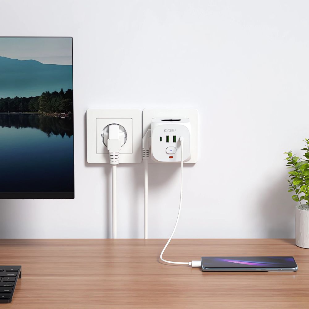 Tech-Protect Tech-Protect Grendosa Med 3x Eluttag 2x USB-C + 2x USB-A Vit